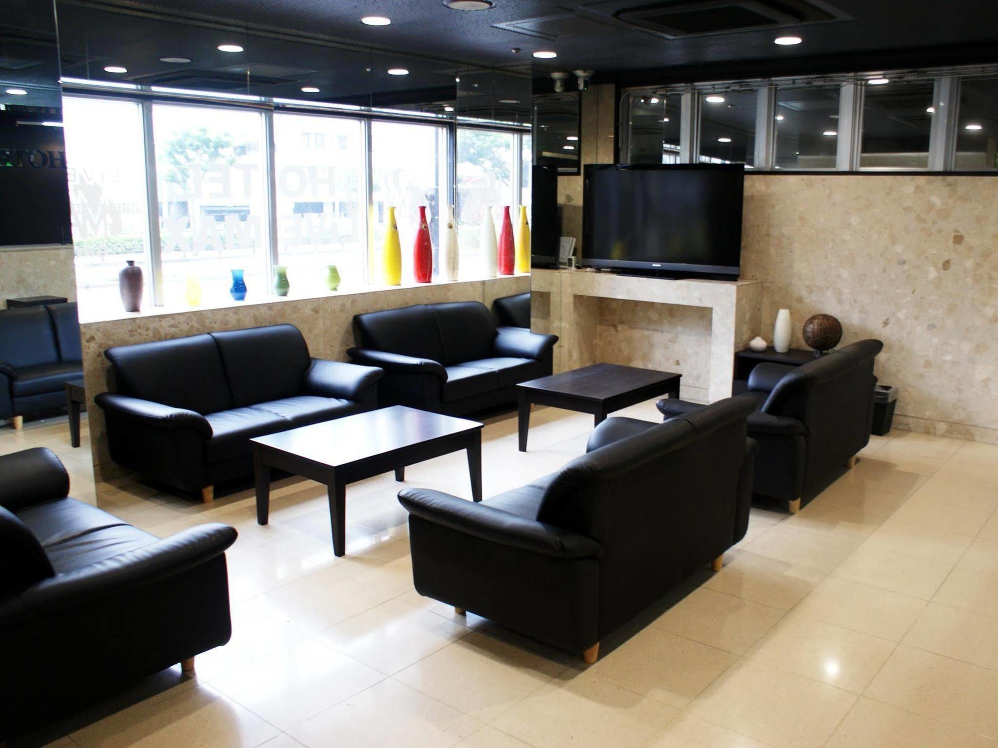 Hotel Livemax Budget ناهَ المظهر الخارجي الصورة