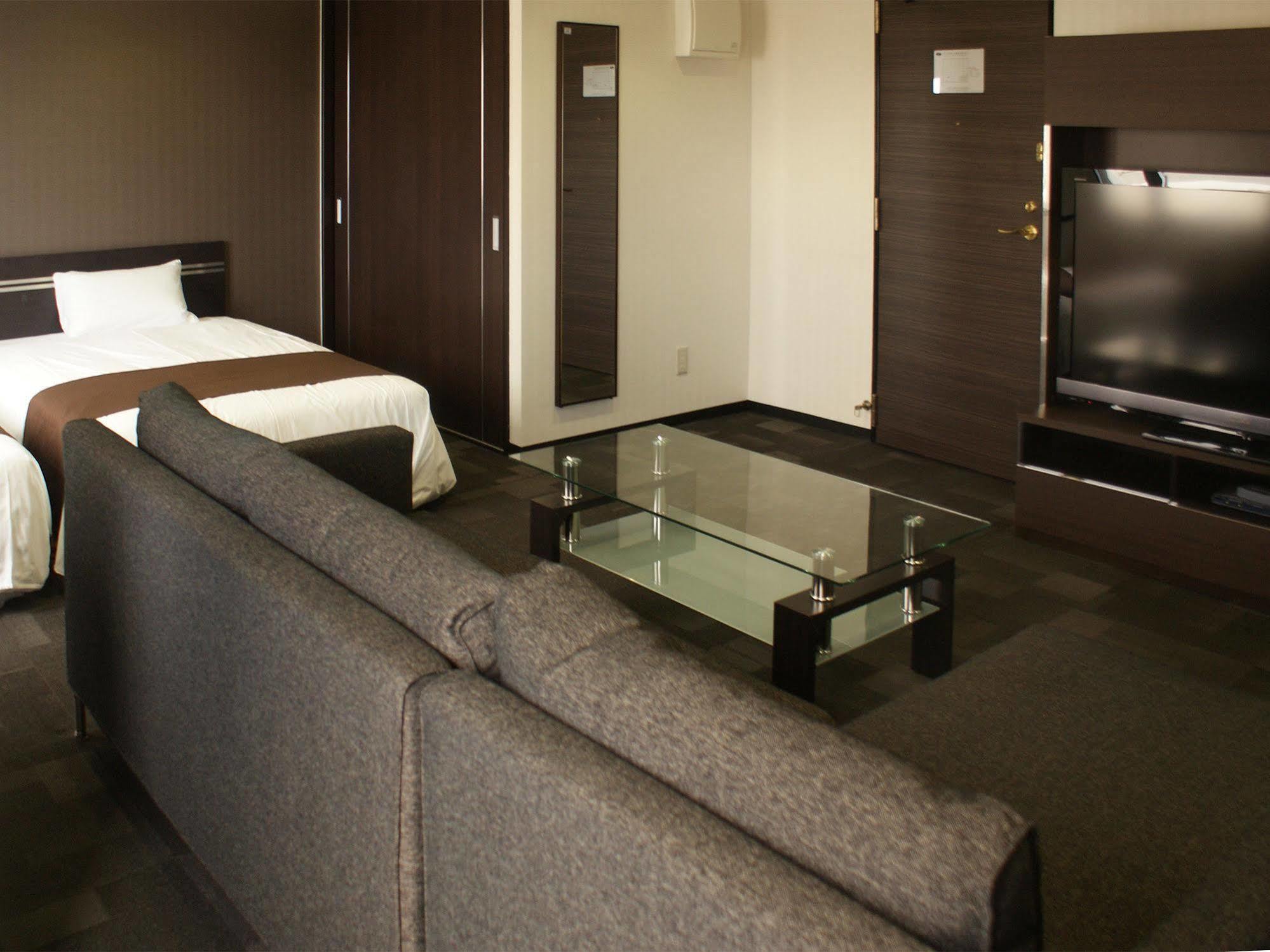 Hotel Livemax Budget ناهَ المظهر الخارجي الصورة