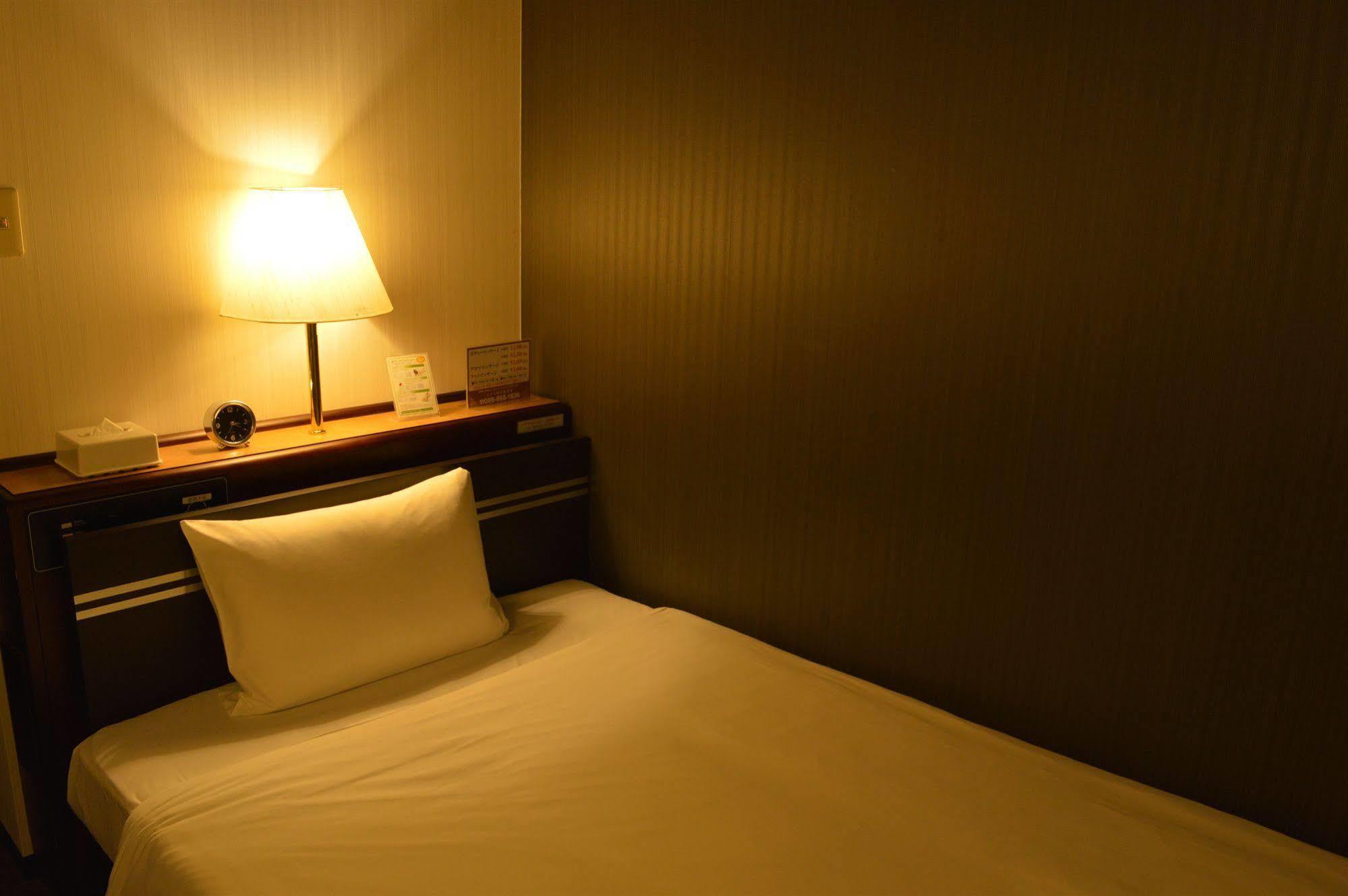 Hotel Livemax Budget ناهَ المظهر الخارجي الصورة