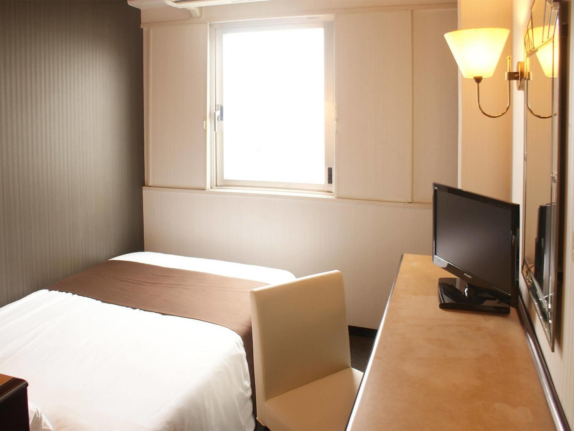 Hotel Livemax Budget ناهَ المظهر الخارجي الصورة